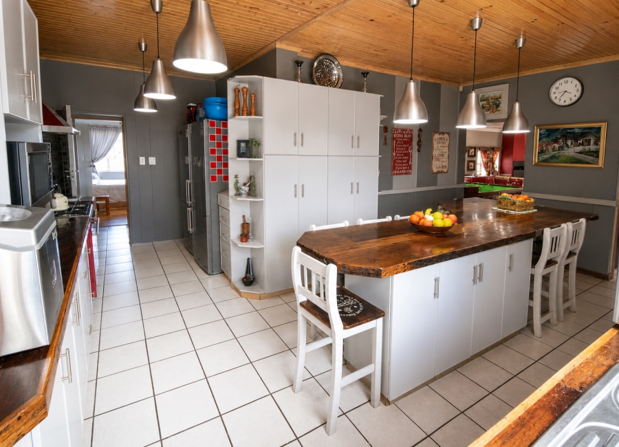 To Let 7 Bedroom Property for Rent in Humansdorp Eastern Cape
